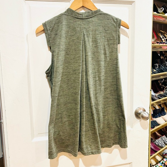Anthropologie Akemi + Kin Olive Green Sleeveless Knit Wrap Top Casual Size L - Picture 5 of 6